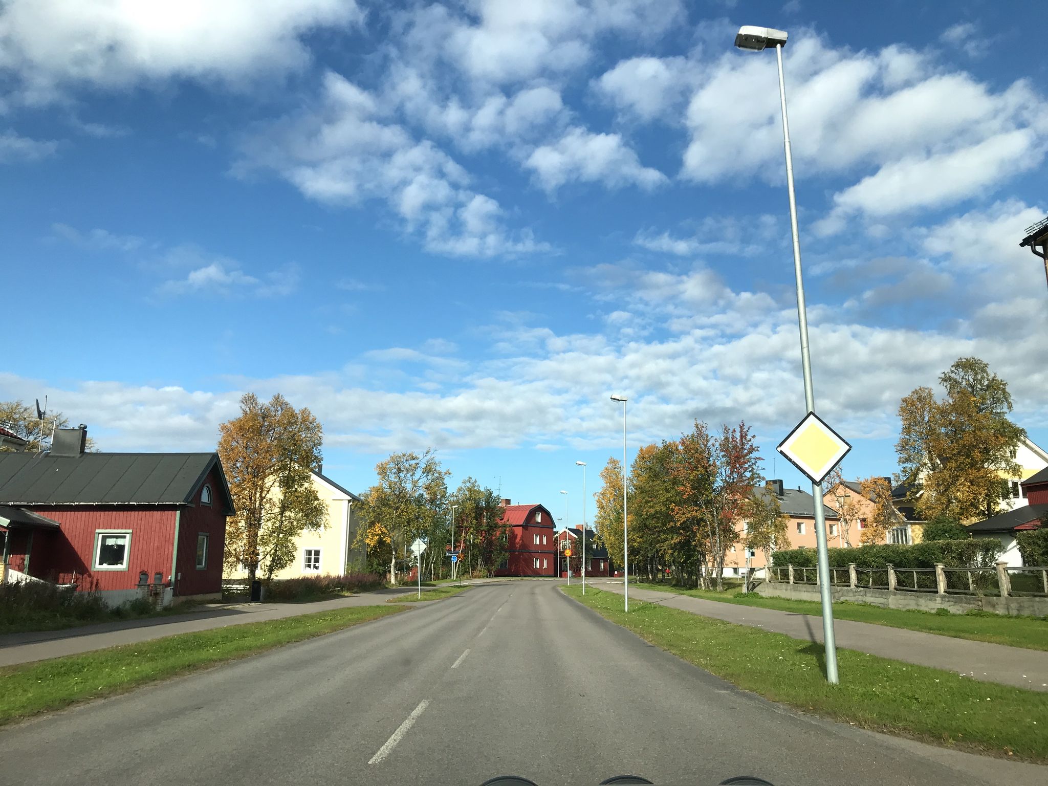 Paired summer prior of the same Kiruna scene.