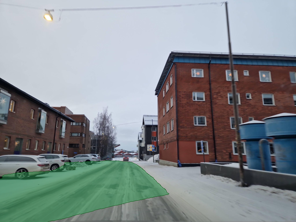 Cross-season overlay: green road mask transferred onto the Luleå snow frame.